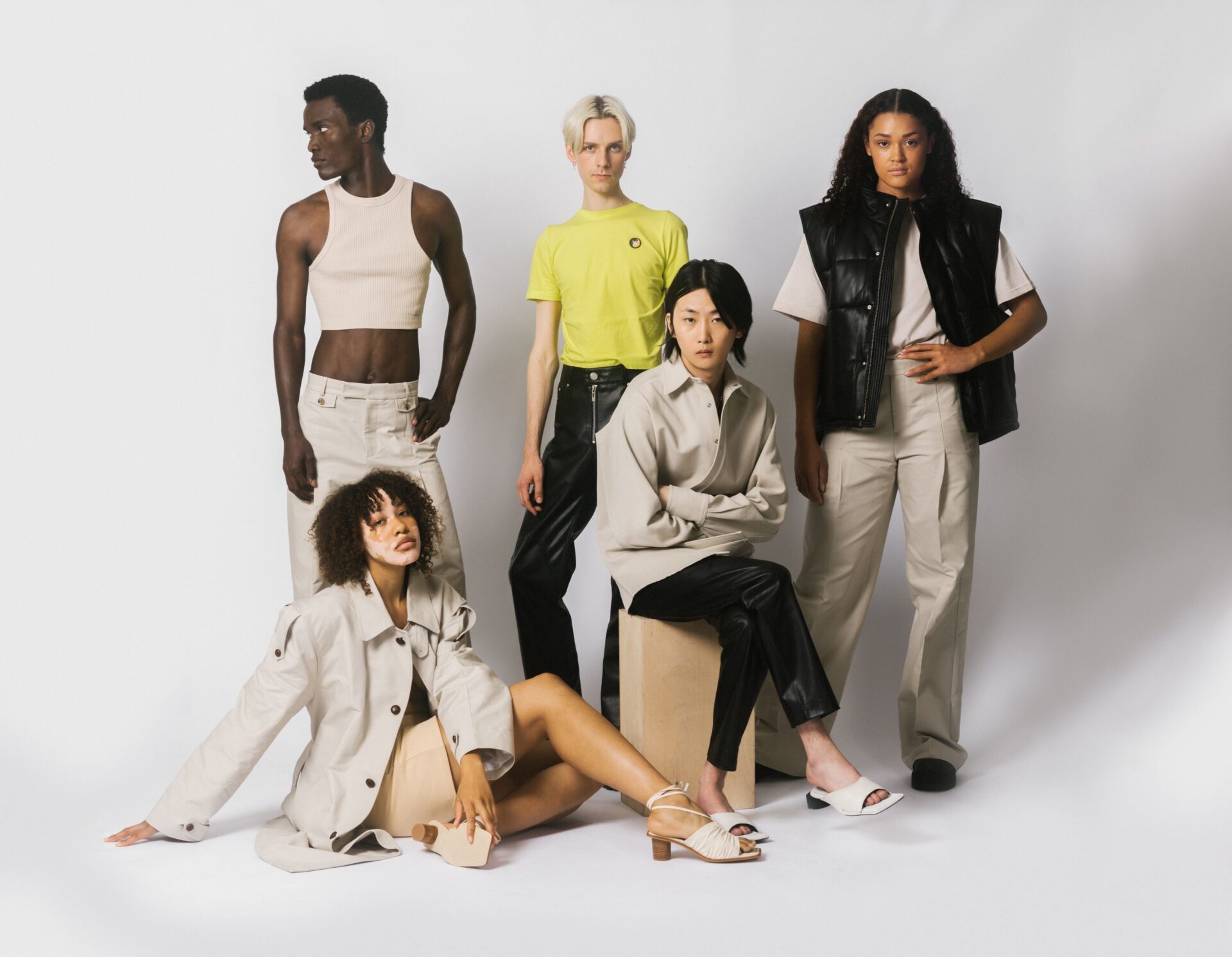 Beyond Trends: How Phoebe Philo’s Vision Challenges the Future of Luxury Fashion post thumbnail image